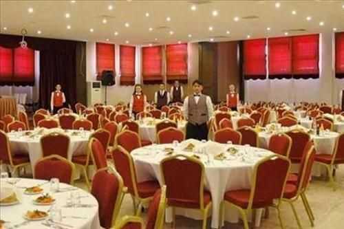 Zümrüt Balo Salonu